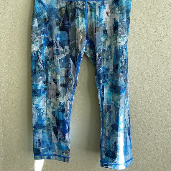 Lululemon wonder under leggings 23” size 10 - Picture 2 of 3